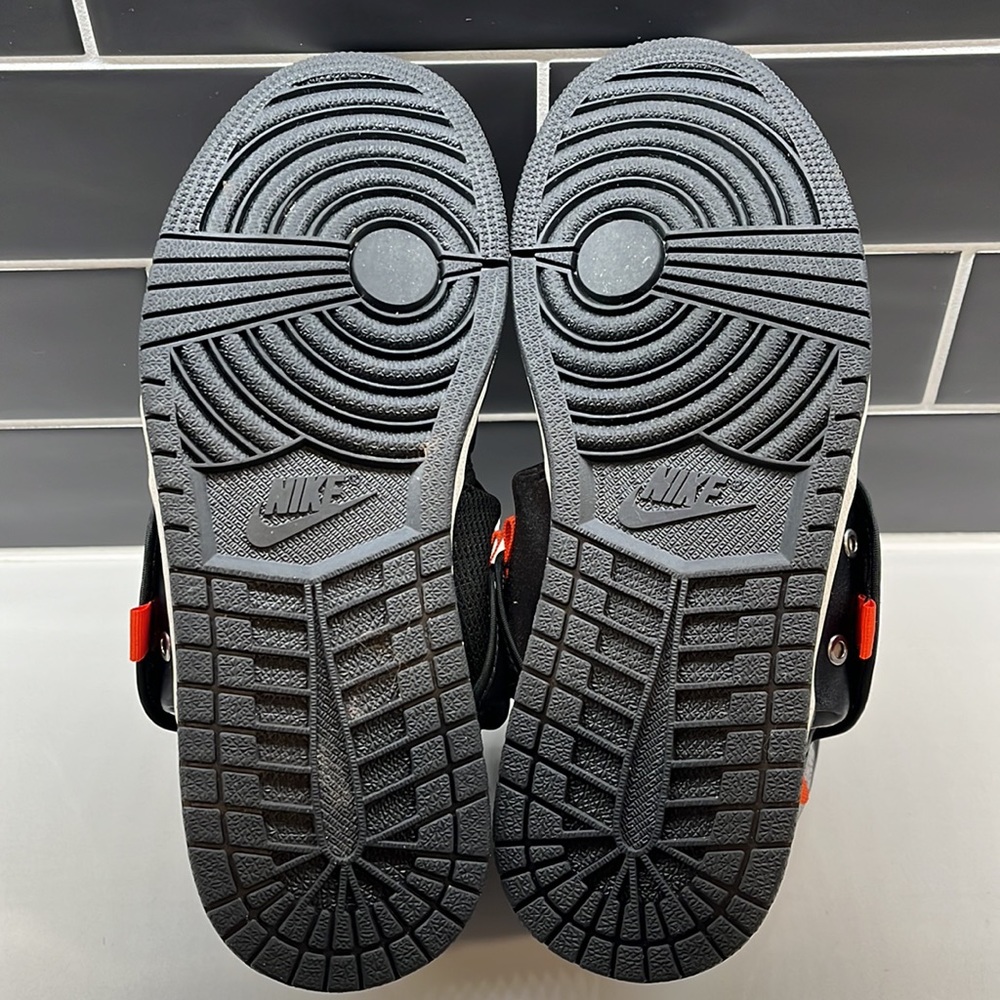 Air Jordan 1 High OG 'Stash - Picture 6 of 10